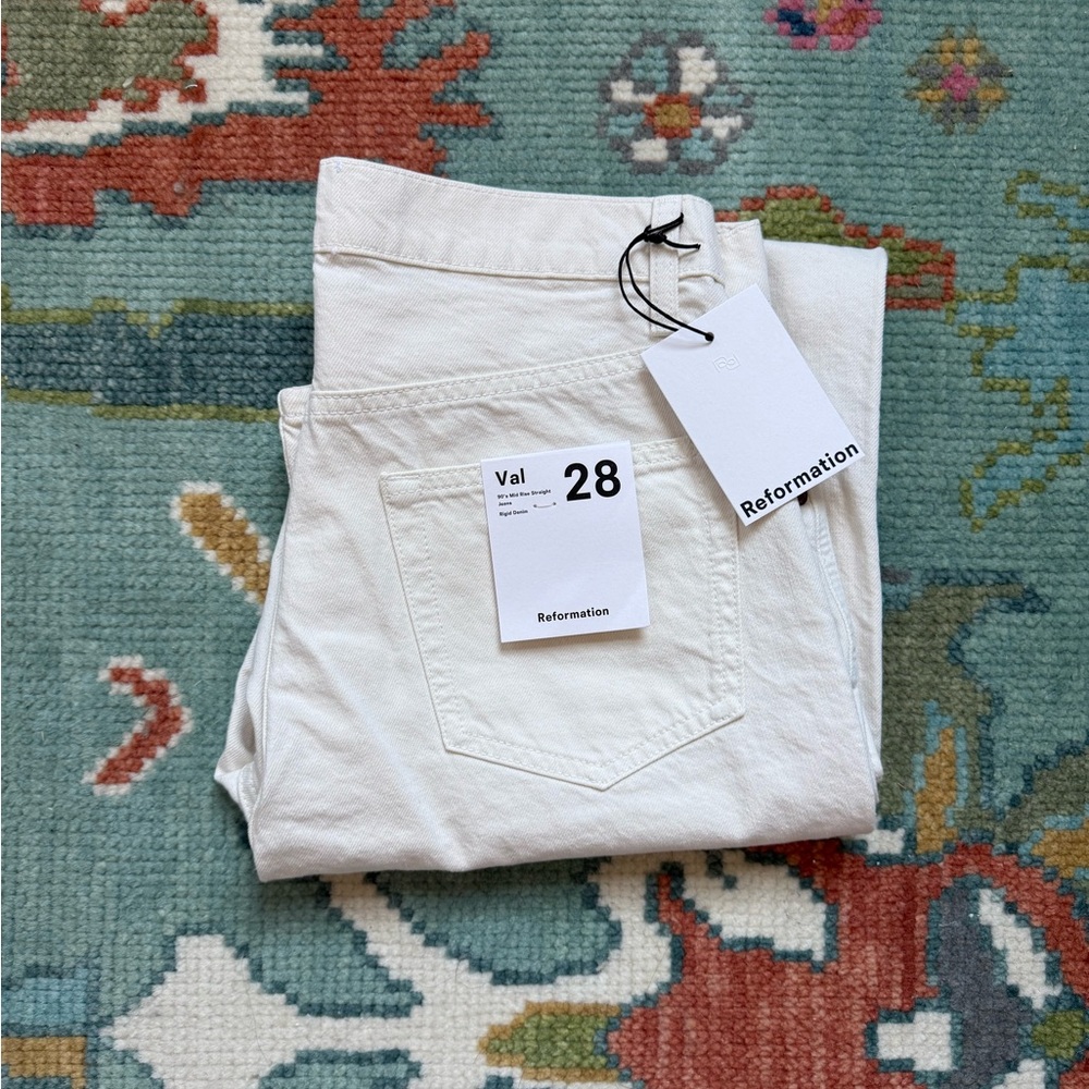 NWT Reformation Val 90s Mid Rise Straight Jeans, size 28